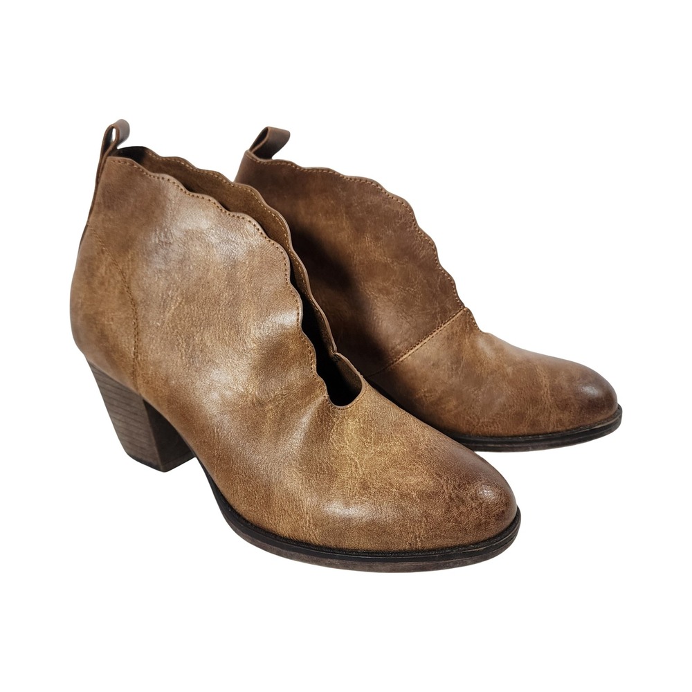 Mata Womens Scalloped Ankle Boots Tan Distressed Faux Leather Block Heel 7.5